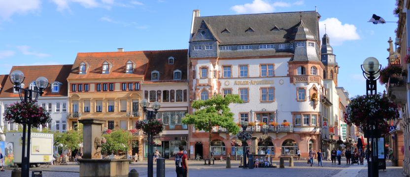 Häuser in Stadt Landau (Quelle: Adobe Stock)