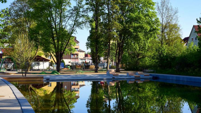 Des Weiteren wurden eine Spielfläche für Kinder gestaltet, ca. 30.000 Stauden gepflanzt sowie ein 300 m² großer Wildblühstreifen angelegt. (Bildrechte: Stadt Korbach)