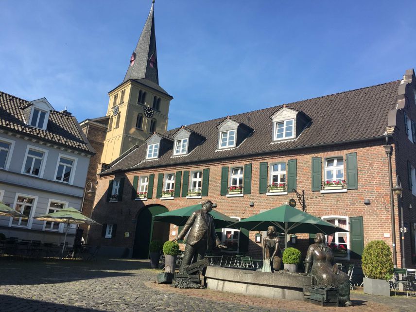 Alter Markt Lank Fronhof (Stadt Meerbusch) Alter Markt Lank Fronhof (Stadt Meerbusch)