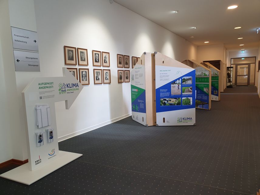 Rundgang in der Ausstellung (Kreis Soest) Rundgang in der Ausstellung (Kreis Soest)