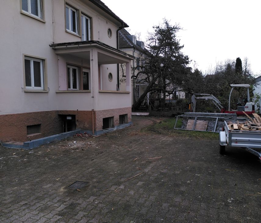 Hinterhof vor Umgestaltung (Stadt Offenburg) Hinterhof vor Umgestaltung (Stadt Offenburg)