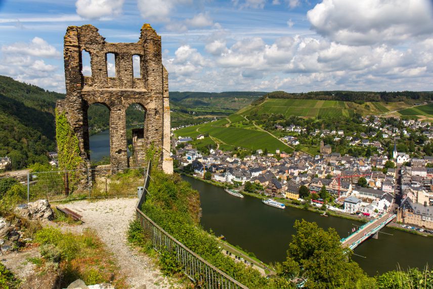 Traben-Trarbach von oben (Adobe Stock) Traben-Trarbach von oben (Adobe Stock)