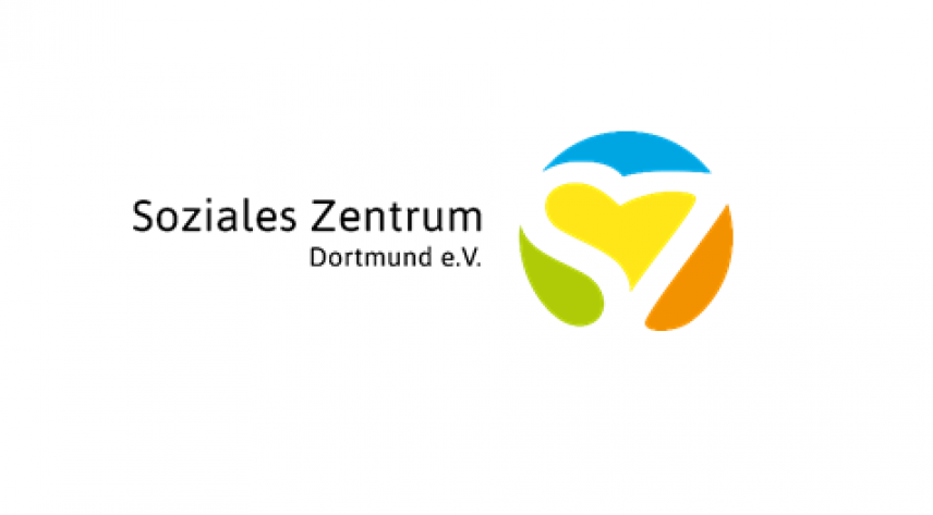 Logo des Sozialen Zentrums. Quelle: Isabel Cramer Das Logo des Sozialen Zentrums Dortmund ist zu sehen. Links sieht man den Schriftzug "Soziales Zentrum Dortmund e.V.". Rechts daneben ist ein gelbes Herz, welches mit etwas Abstand von drei Flächen umrahmt wird. Oben ist eine blaue, rechts unten eine orangene und links unten eine grüne Fläche.