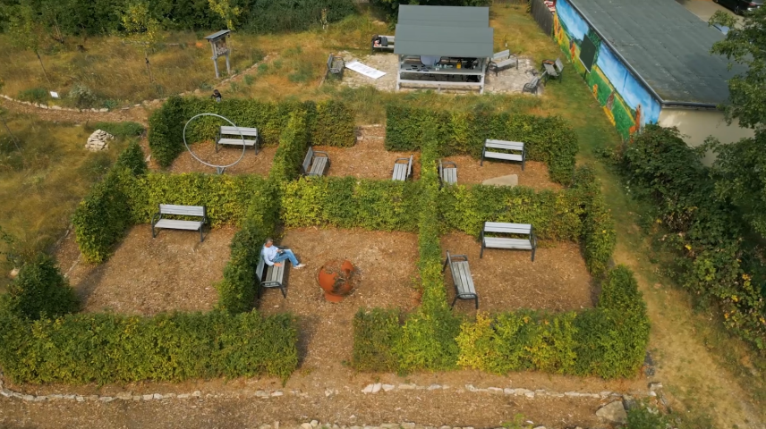 Heckenräume als Rückzugsort oder Gruppenarbeitsraum (Quelle: Cue Media)