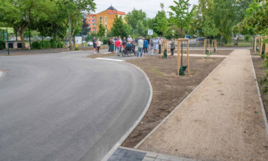Versickerungsfähige Flächen und Neupflanzungen im Straßenraum (Quelle: Stadt Eberswalde)